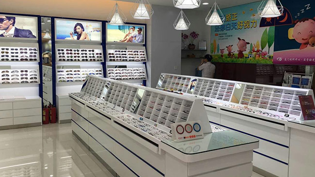 醫學(xué)驗光配鏡中心