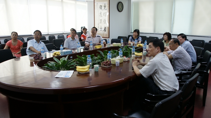 2010年9月15日上海商投集團王董、沈董蒞臨我院參觀(guān)！