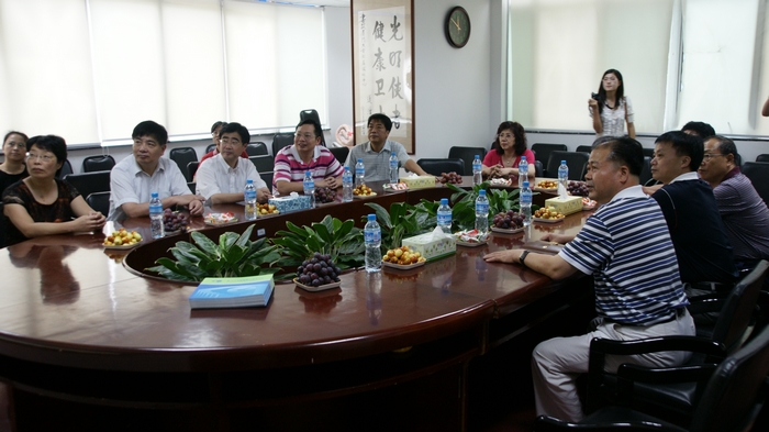 2010年9月蘇州滄浪區政府陸區長(cháng)一行蒞臨我院參觀(guān)