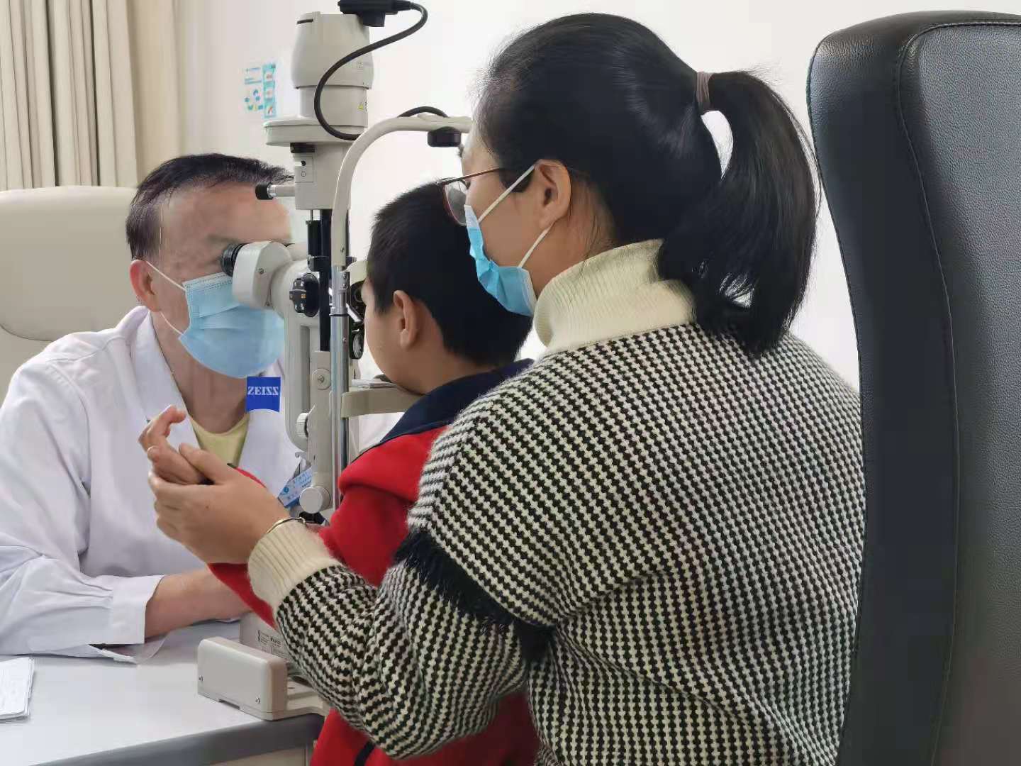 周太平醫生看診